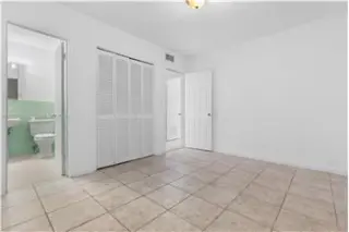Propiedad en alquiler con 5 dormitorios y 2 baños en Wilton Manors