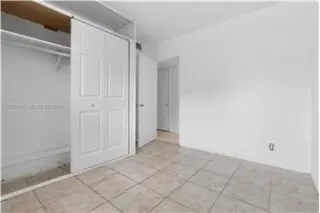 Propiedad en alquiler con 5 dormitorios y 2 baños en Wilton Manors