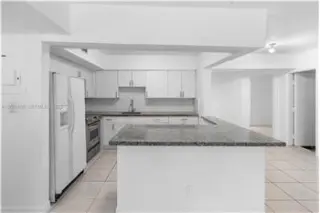 Propiedad en alquiler con 5 dormitorios y 2 baños en Wilton Manors