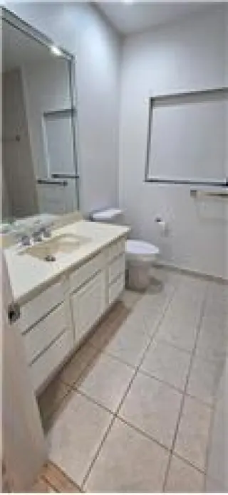 Propiedad en alquiler con 4 dormitorios y 2 baños en Miami
