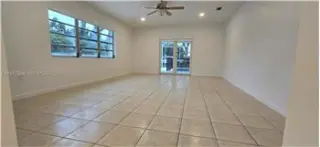 Propiedad en alquiler con 4 dormitorios y 2 baños en Miami