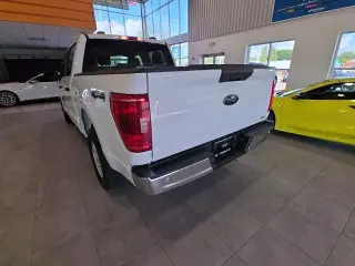 Ford F-150 2023 4x4 XLT 4 puertas SuperCrew 5.5 pies. SB