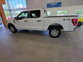Ford F-150 2023 4x4 XLT 4 puertas SuperCrew 5.5 pies. SB