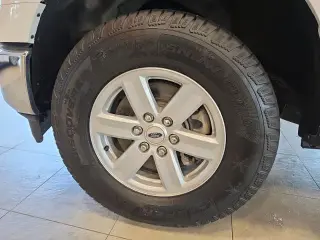 Ford F-150 2023 4x4 XLT 4 puertas SuperCrew 5.5 pies. SB