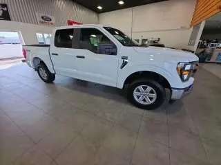 Ford F-150 2023 4x4 XLT 4 puertas SuperCrew 5.5 pies. SB