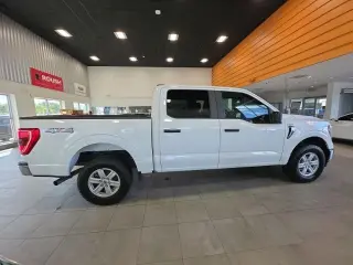 Ford F-150 2023 4x4 XLT 4 puertas SuperCrew 5.5 pies. SB