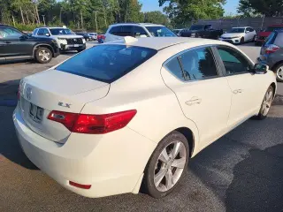 Acura ILX 2013 2.0L 4dr Sedan w/Technology Package