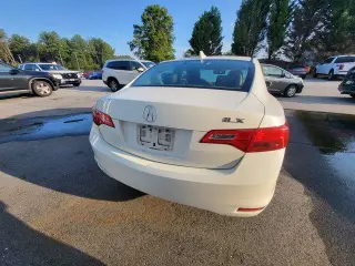 Acura ILX 2013 2.0L 4dr Sedan w/Technology Package