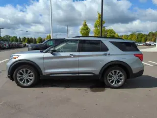 Ford Explorer 2023 AWD XLT SUV de 4 puertas