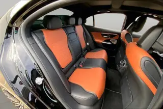 Mercedes-Benz Clase C 2023 C 300 Sedán de 4 puertas