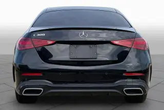 Mercedes-Benz Clase C 2023 C 300 Sedán de 4 puertas