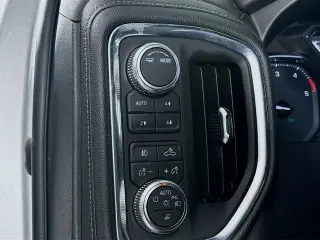 GMC Sierra 2500HD 2020 4x4 SLT Cabina Crew 4 puertas carrocería corta