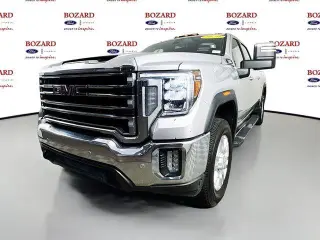 GMC Sierra 2500HD 2020 4x4 SLT Cabina Crew 4 puertas carrocería corta