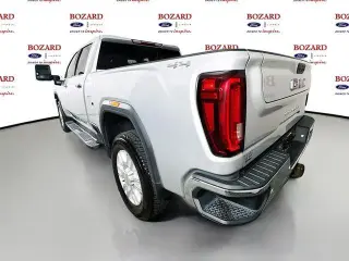 GMC Sierra 2500HD 2020 4x4 SLT Cabina Crew 4 puertas carrocería corta