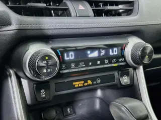Toyota RAV4 2021 XLE 4 SUV