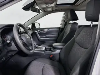 Toyota RAV4 2021 XLE 4 SUV