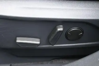 Ford Mustang Mach-E 2024 Select 4dr SUV