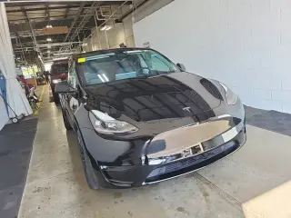 Tesla Model Y 2023 AWD Performance 4dr Crossover