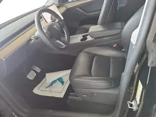 Tesla Model Y 2023 AWD Performance 4dr Crossover