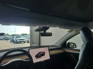 Tesla Model Y 2023 AWD Performance 4dr Crossover
