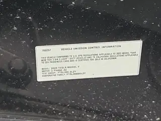 Tesla Model Y 2023 AWD Performance 4dr Crossover