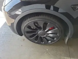 Tesla Model Y 2023 AWD Performance 4dr Crossover
