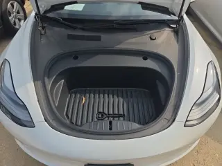 Tesla Model 3 2023 AWD Performance 4dr Sedán