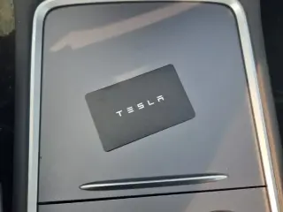 Tesla Model 3 2023 AWD Performance 4dr Sedán