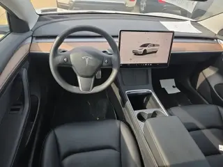 Tesla Model 3 2023 AWD Performance 4dr Sedán