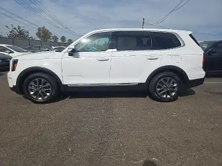 Kia Telluride 2024 LX SUV de 4 puertas