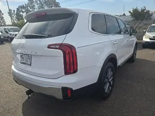Kia Telluride 2024 LX SUV de 4 puertas