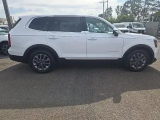 Kia Telluride 2024 LX SUV de 4 puertas