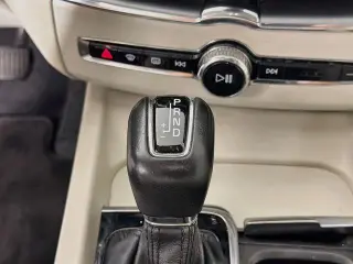 Volvo XC60 2018 AWD T5 Momentum 4dr SUV