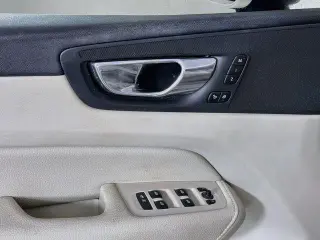 Volvo XC60 2018 AWD T5 Momentum 4dr SUV