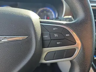 Chrysler Voyager 2020 LXi 4 puertas Mini-Van