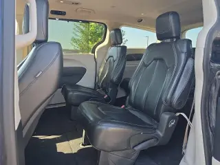 Chrysler Voyager 2020 LXi 4 puertas Mini-Van