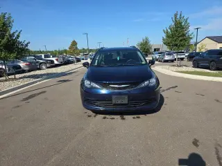 Chrysler Voyager 2020 LXi 4 puertas Mini-Van