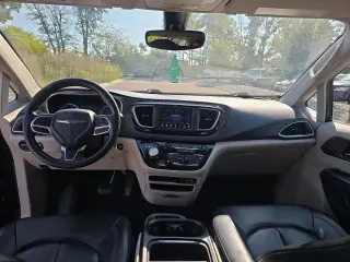 Chrysler Voyager 2020 LXi 4 puertas Mini-Van