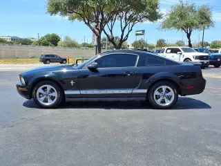 Ford Mustang 2007 V6 Deluxe 2dr Fastback