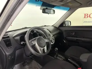 Kia Soul 2010 + Crossover de 4 puertas y transmisión manual de 5 velocidades