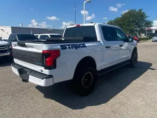 Ford F-150 Lightning 2023 AWD XLT 4 puertas SuperCrew caja corta de 5.5 pies