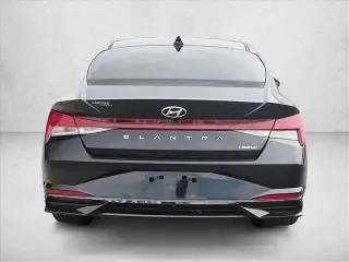 Hyundai ELANTRA 2022 Limited Sedán de 4 puertas