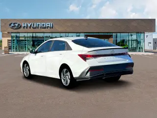 Hyundai ELANTRA 2025 SEL Sport Sedán de 4 puertas