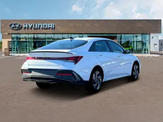 Hyundai ELANTRA 2025 SEL Sport Sedán de 4 puertas