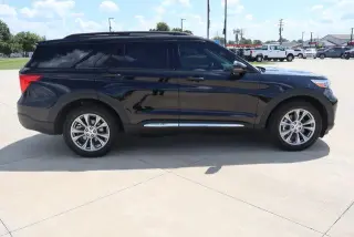 Ford Explorer 2023 AWD XLT SUV de 4 puertas
