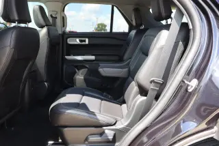 Ford Explorer 2023 AWD XLT SUV de 4 puertas