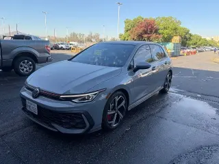 Volkswagen Golf GTI 2025 SE 4 puertas portón trasero