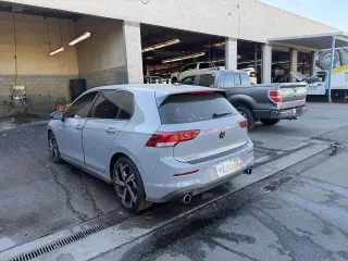 Volkswagen Golf GTI 2025 SE 4 puertas portón trasero