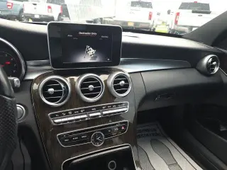 Mercedes-Benz Clase C 2018 C 300 Sedán de 4 puertas
