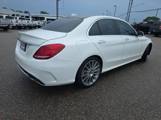 Mercedes-Benz Clase C 2018 C 300 Sedán de 4 puertas